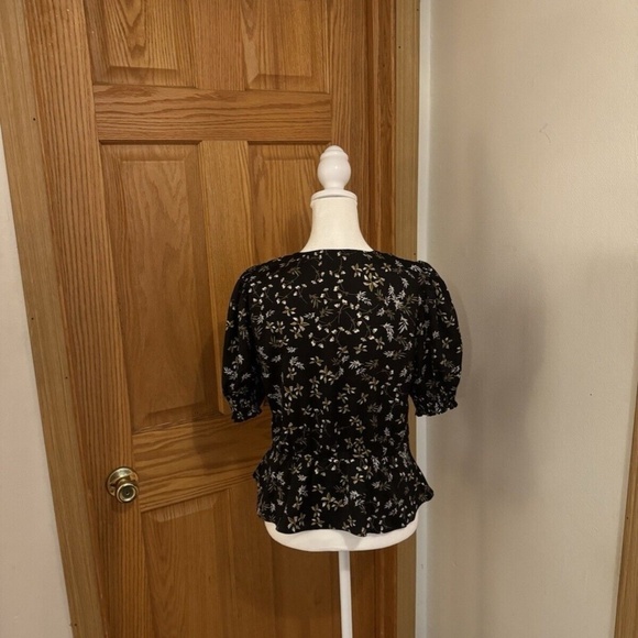 Banana Republic Factory XS Multi-Color w/Floral Print V-Neck Peplum Blouse - EUC - Picture 3 of 4